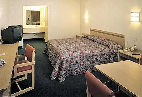 Oyo Ok, I-44 Hotel 2*